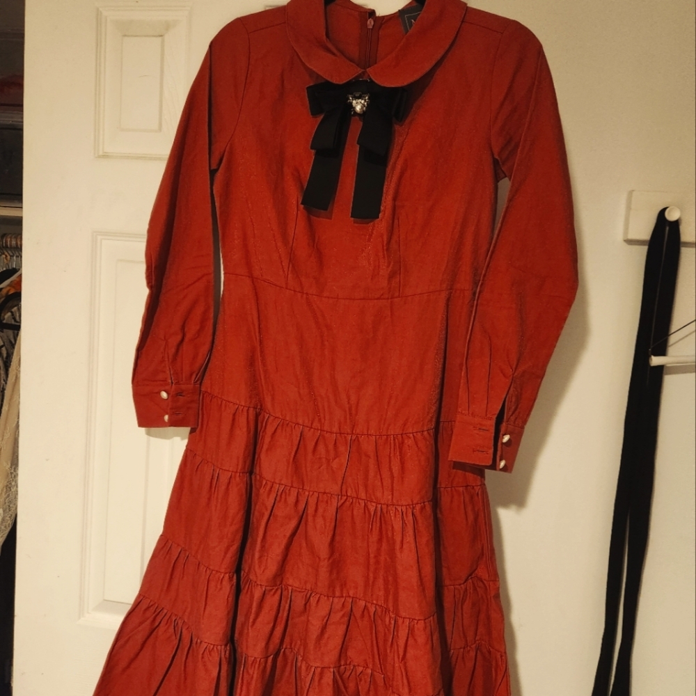 Classy dress, very good condition, nice color with some light sparkles.